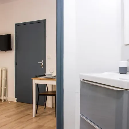 L'Alienor - Grand Studio Tout Confort Apartament *